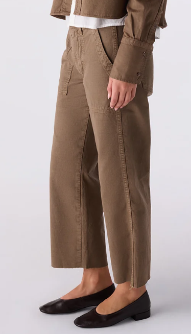 Amo Easy Army Slouch Crop